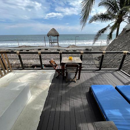 Johnnys Place Hotel Monterrico Bagian luar foto