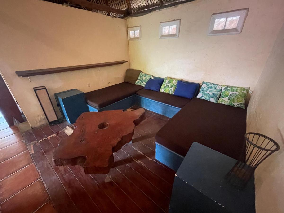 Johnnys Place Hotel Monterrico Bagian luar foto